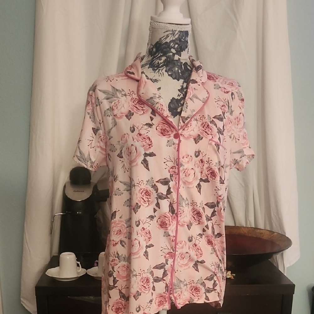 Joan Vass Size Large MSRP $48.00 Floral Pink Women's Sleepwear Lux Soft PJ Top